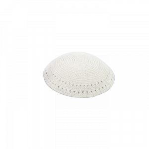 16 Centimetre White Knitted Kippah with Holes and Thick Yarn Kipot