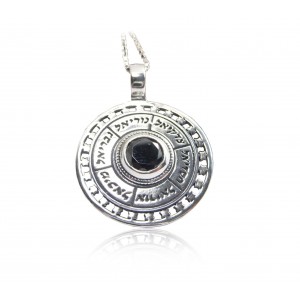 Medallion Pendant with Angels' Names & Onyx Stone Artistas y Marcas
