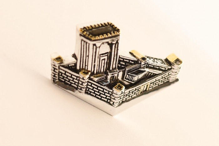 Synagogue Magnet in Silver-Plating
